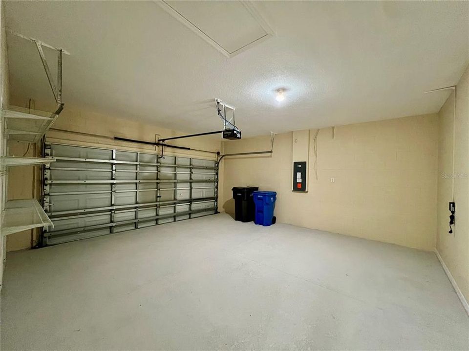En Renta: $2,500 (4 camas, 2 baños, 1860 Pies cuadrados)