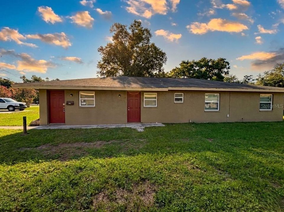 For Rent: $1,295 (2 beds, 1 baths, 985 Square Feet)