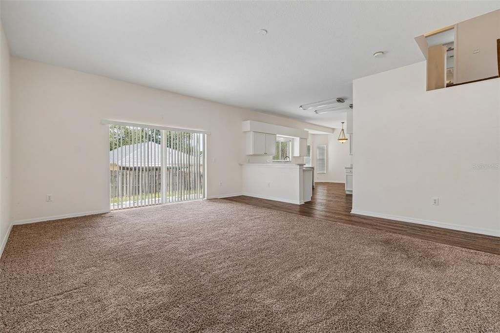 : $425,000 (4 camas, 3 baños, 3295 Pies cuadrados)