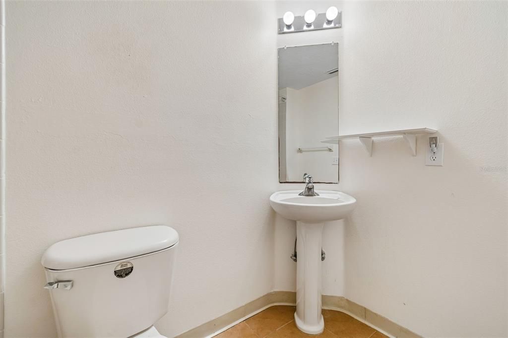 : $425,000 (4 camas, 3 baños, 3295 Pies cuadrados)