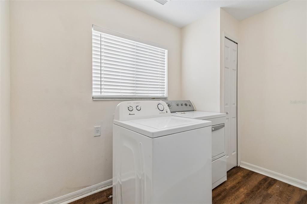: $425,000 (4 camas, 3 baños, 3295 Pies cuadrados)