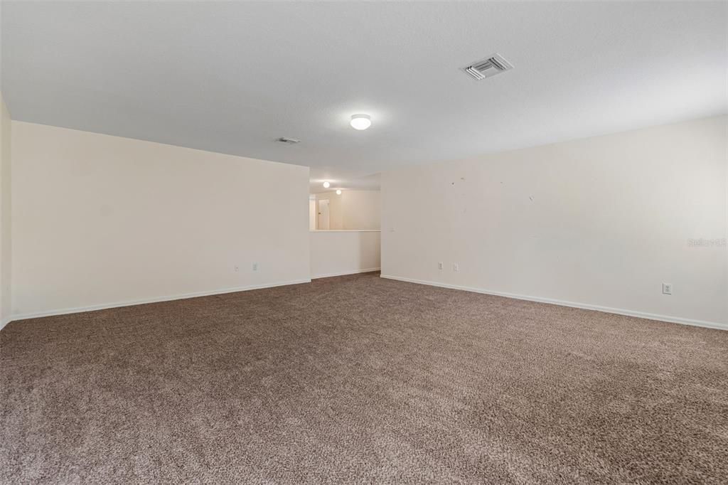 : $425,000 (4 camas, 3 baños, 3295 Pies cuadrados)
