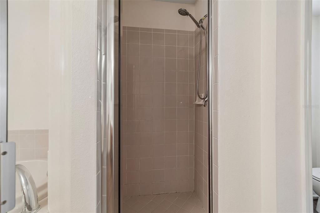 : $425,000 (4 camas, 3 baños, 3295 Pies cuadrados)
