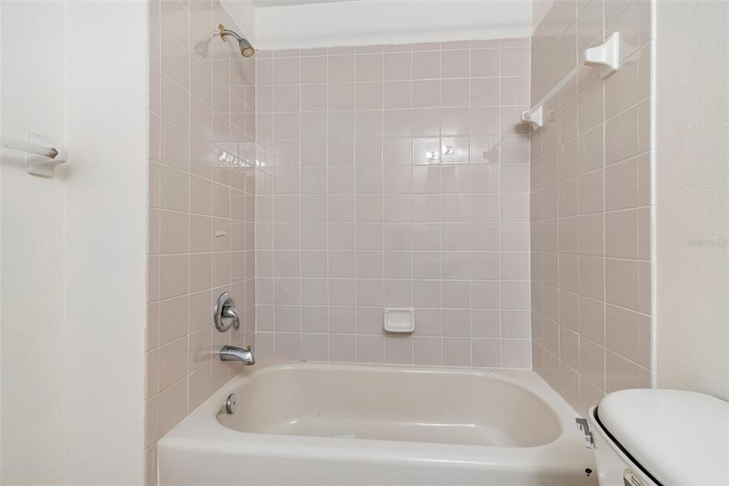 : $425,000 (4 camas, 3 baños, 3295 Pies cuadrados)
