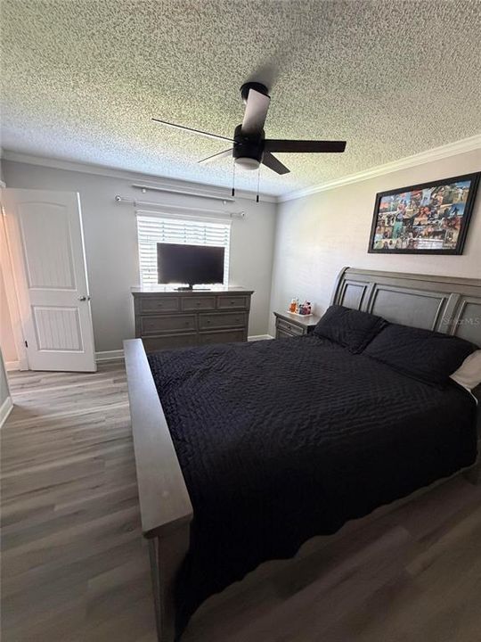 На продажу: $219,999 (2 спален, 2 ванн, 900 Квадратных фут)