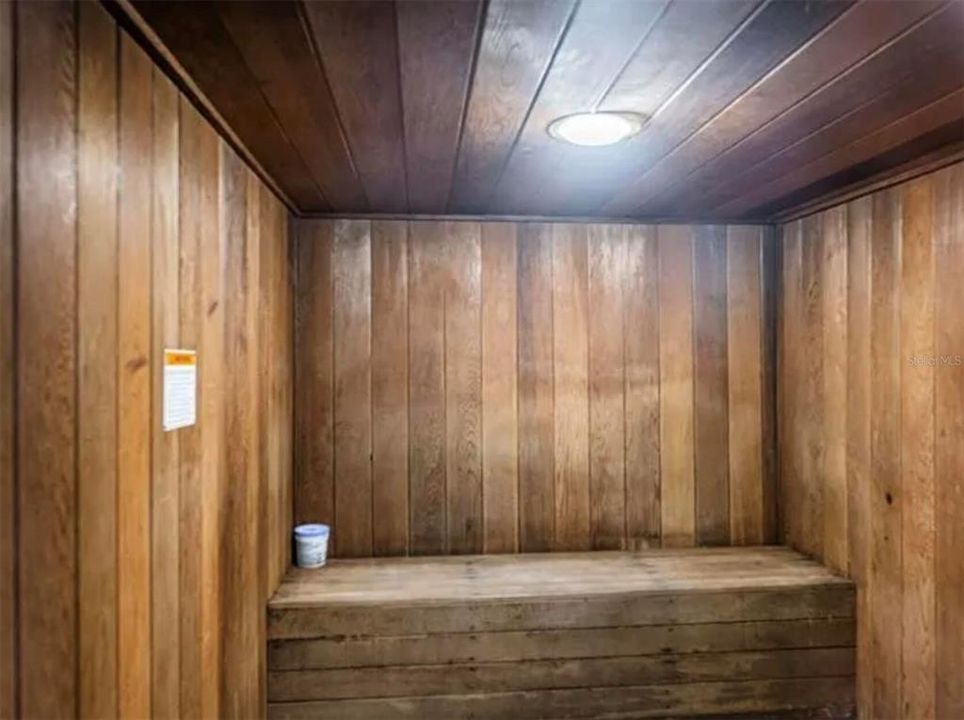 На продажу: $219,999 (2 спален, 2 ванн, 900 Квадратных фут)