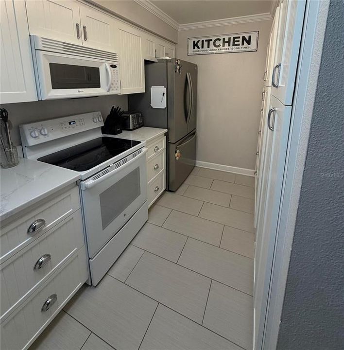 На продажу: $219,999 (2 спален, 2 ванн, 900 Квадратных фут)