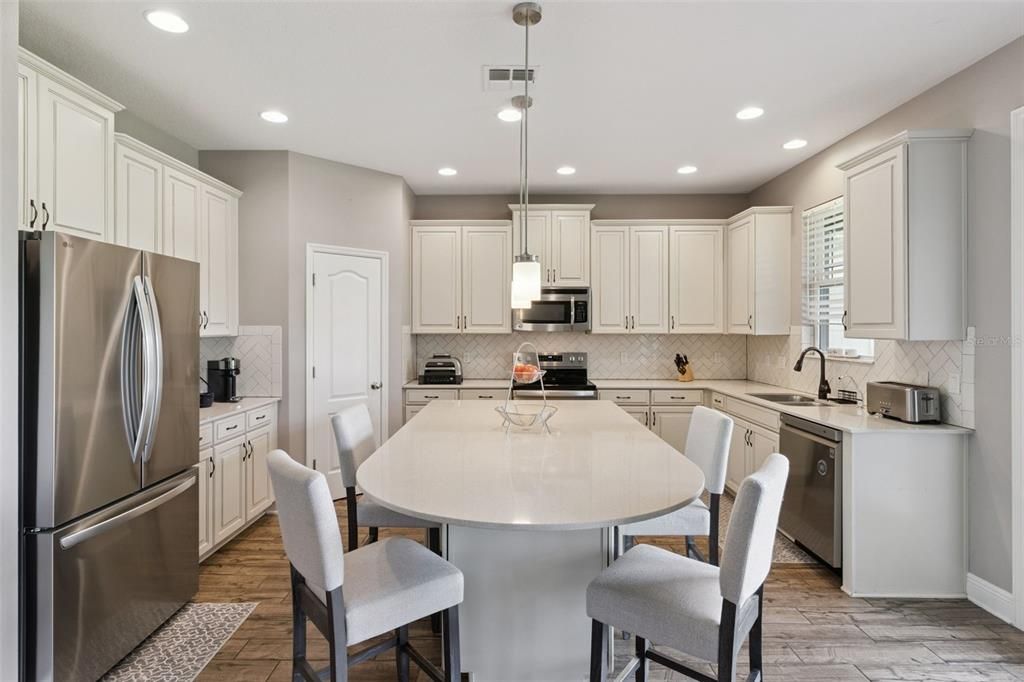 For Sale: $910,000 (5 beds, 4 baths, 3505 Square Feet)