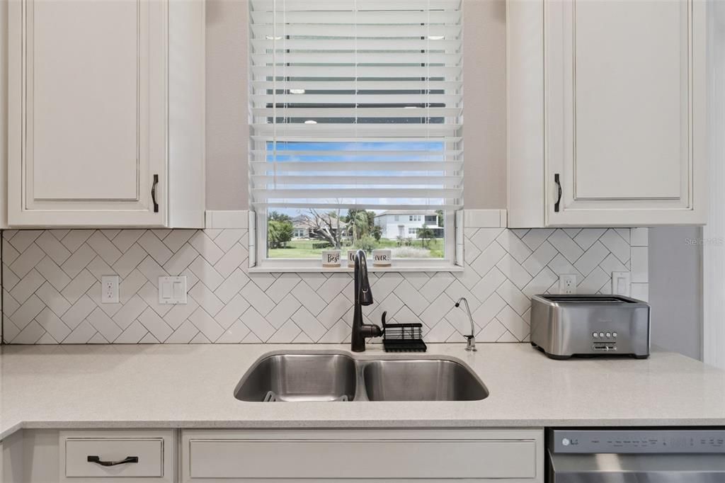For Sale: $910,000 (5 beds, 4 baths, 3505 Square Feet)