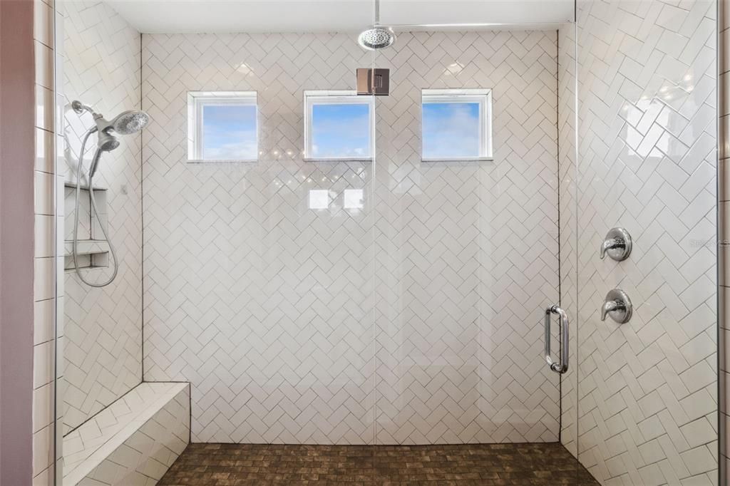 For Sale: $910,000 (5 beds, 4 baths, 3505 Square Feet)
