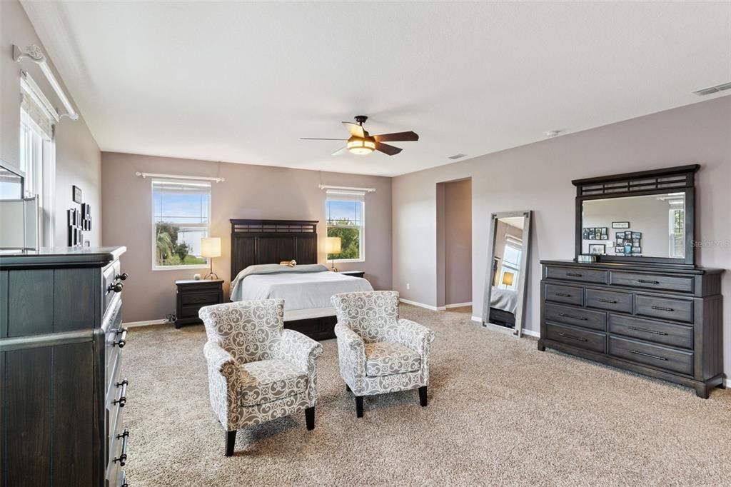 For Sale: $910,000 (5 beds, 4 baths, 3505 Square Feet)
