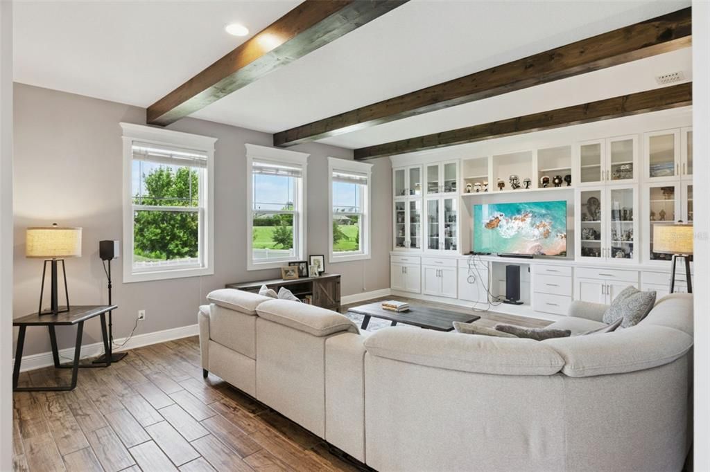 For Sale: $910,000 (5 beds, 4 baths, 3505 Square Feet)