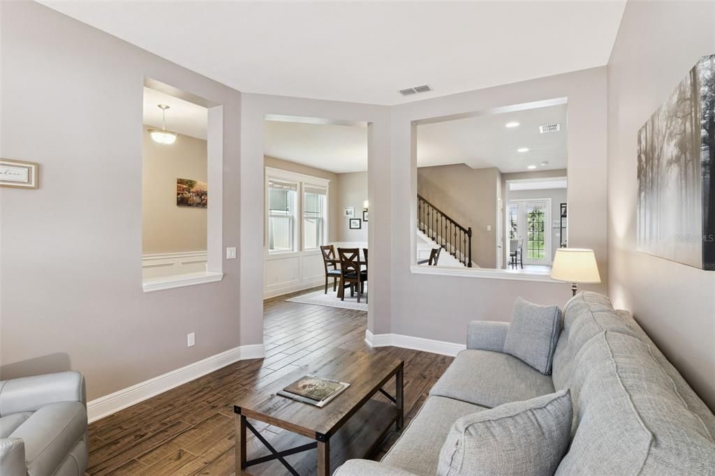 For Sale: $910,000 (5 beds, 4 baths, 3505 Square Feet)