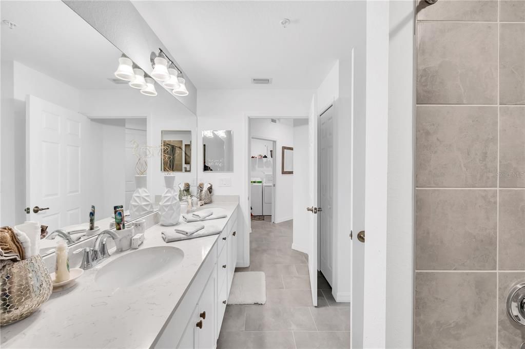 For Rent: $2,400 (3 beds, 2 baths, 1301 Square Feet)