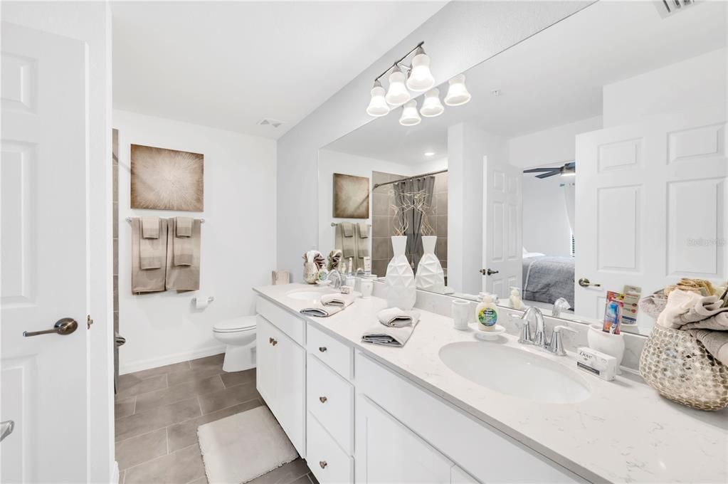 For Rent: $2,400 (3 beds, 2 baths, 1301 Square Feet)