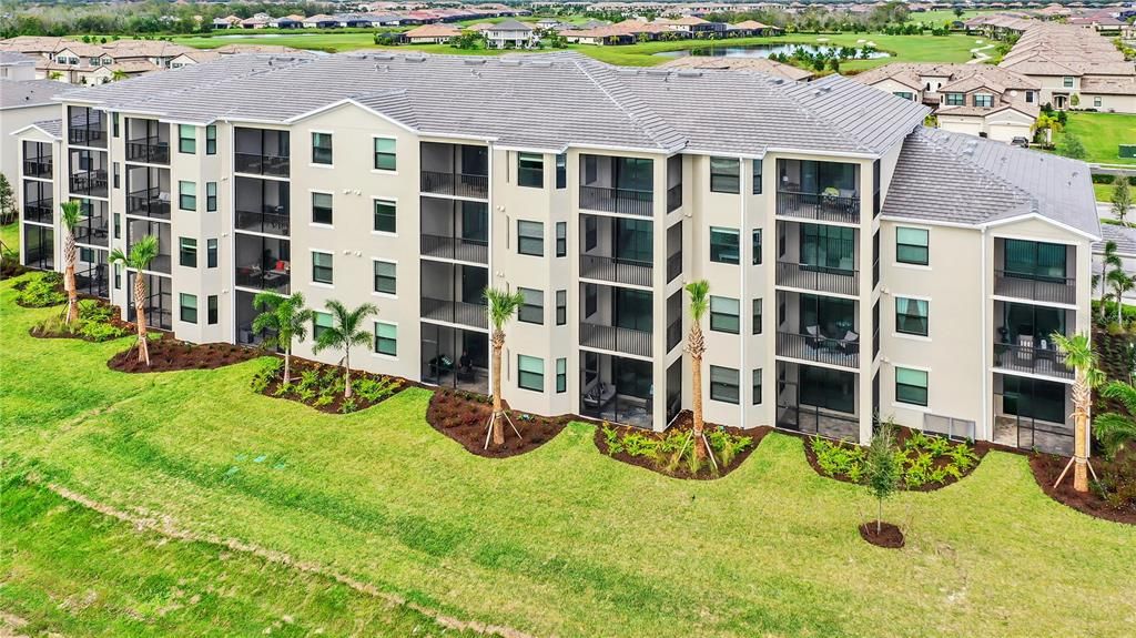 For Rent: $2,400 (3 beds, 2 baths, 1301 Square Feet)