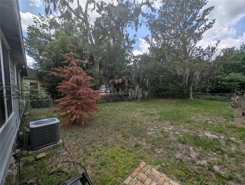 For Rent: $1,900 (3 beds, 1 baths, 1310 Square Feet)