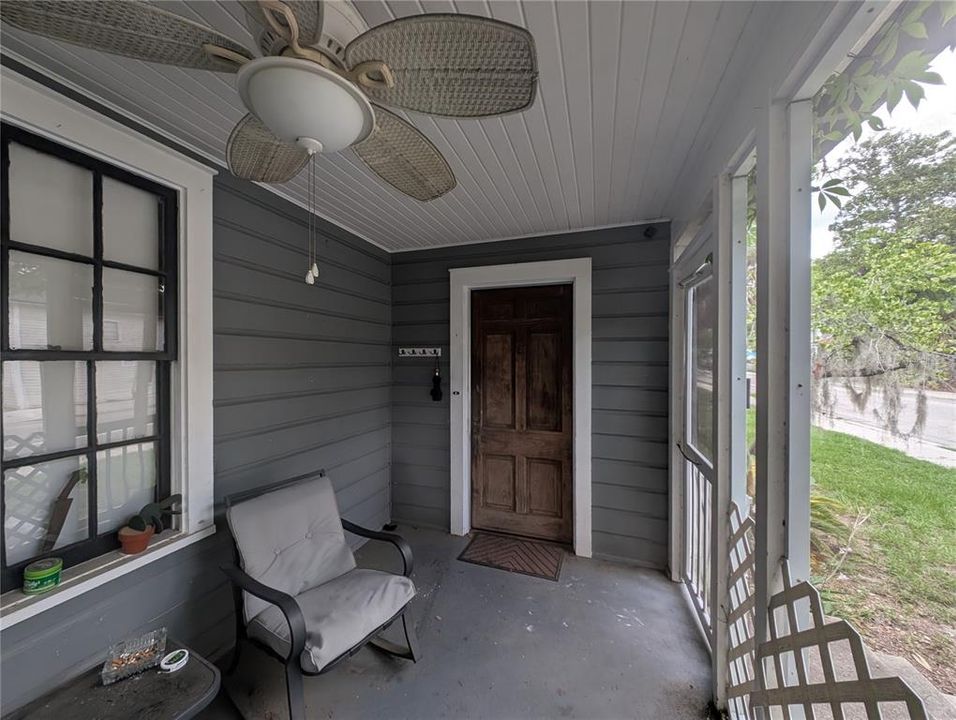 For Rent: $1,900 (3 beds, 1 baths, 1310 Square Feet)