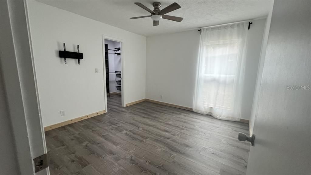 For Sale: $199,500 (2 beds, 2 baths, 1036 Square Feet)
