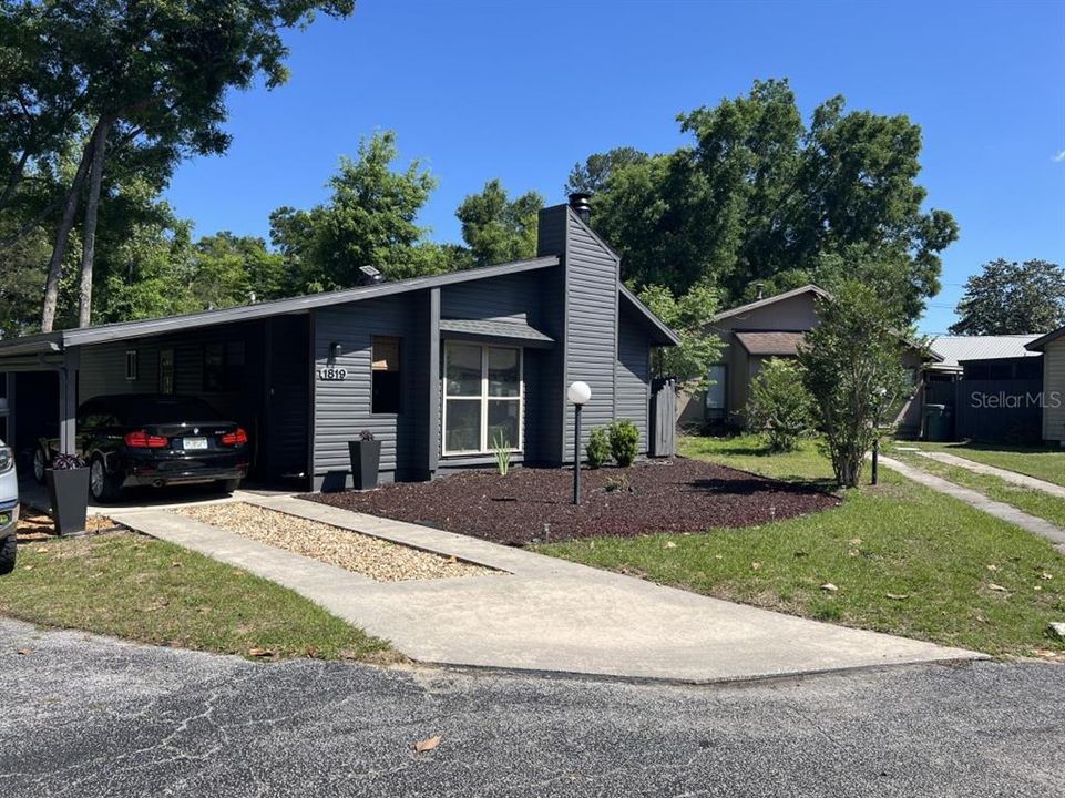 For Sale: $199,500 (2 beds, 2 baths, 1036 Square Feet)