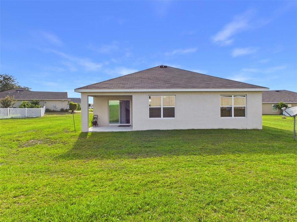 For Rent: $2,400 (4 beds, 2 baths, 1827 Square Feet)