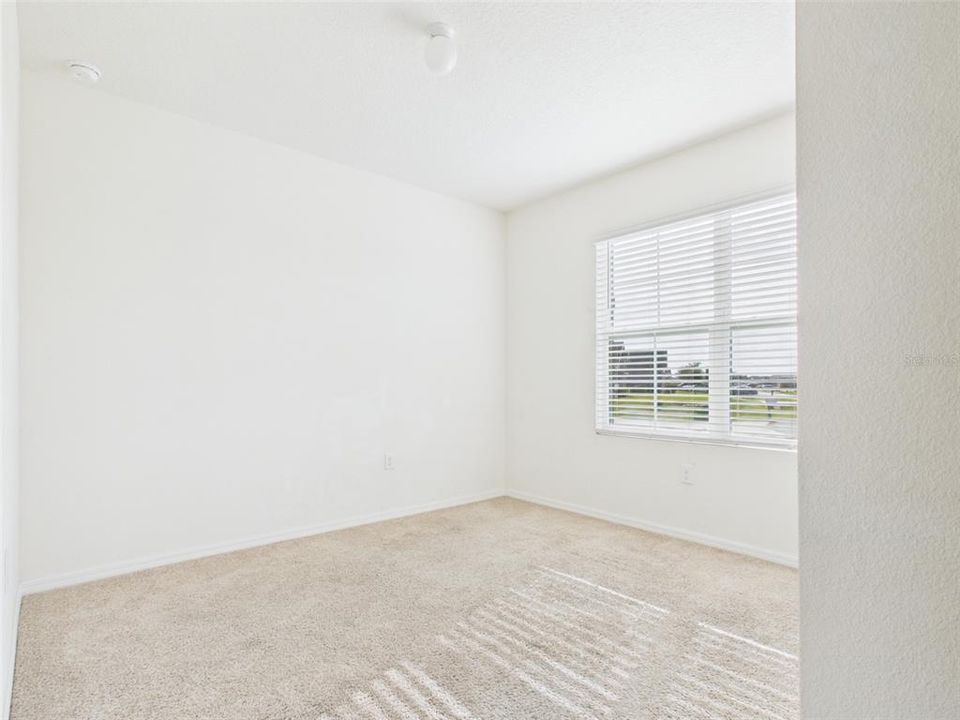 For Rent: $2,400 (4 beds, 2 baths, 1827 Square Feet)
