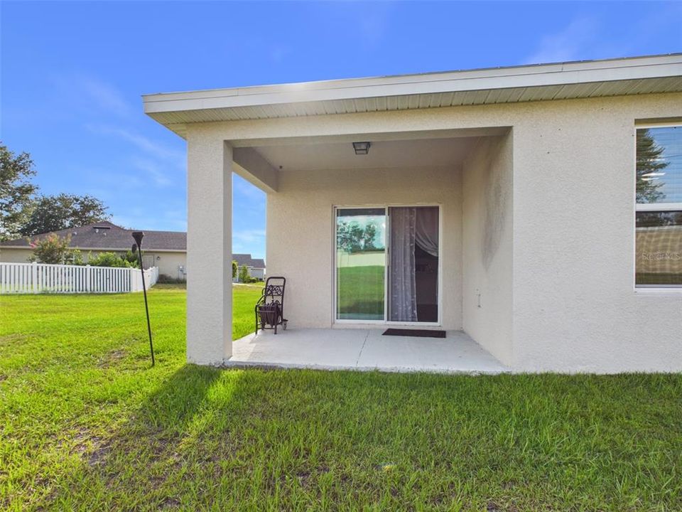 For Rent: $2,400 (4 beds, 2 baths, 1827 Square Feet)