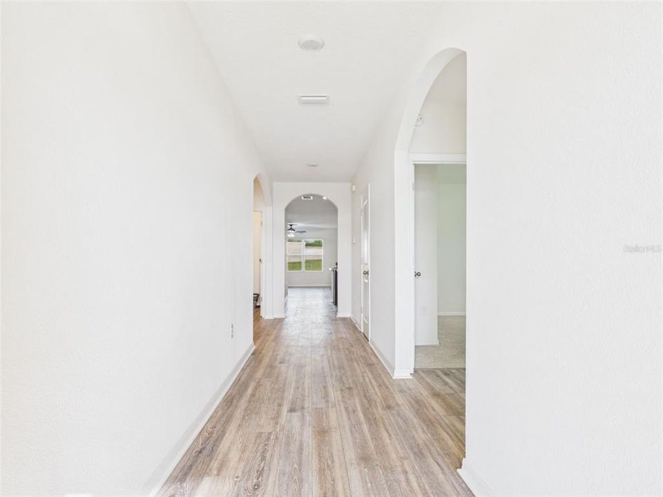 For Rent: $2,400 (4 beds, 2 baths, 1827 Square Feet)