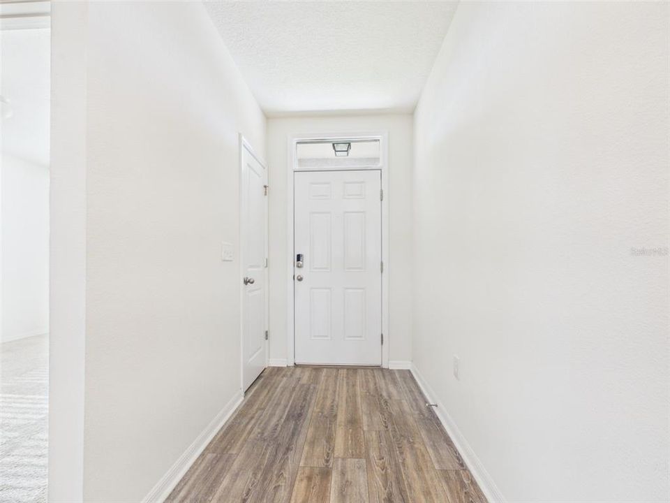 For Rent: $2,400 (4 beds, 2 baths, 1827 Square Feet)