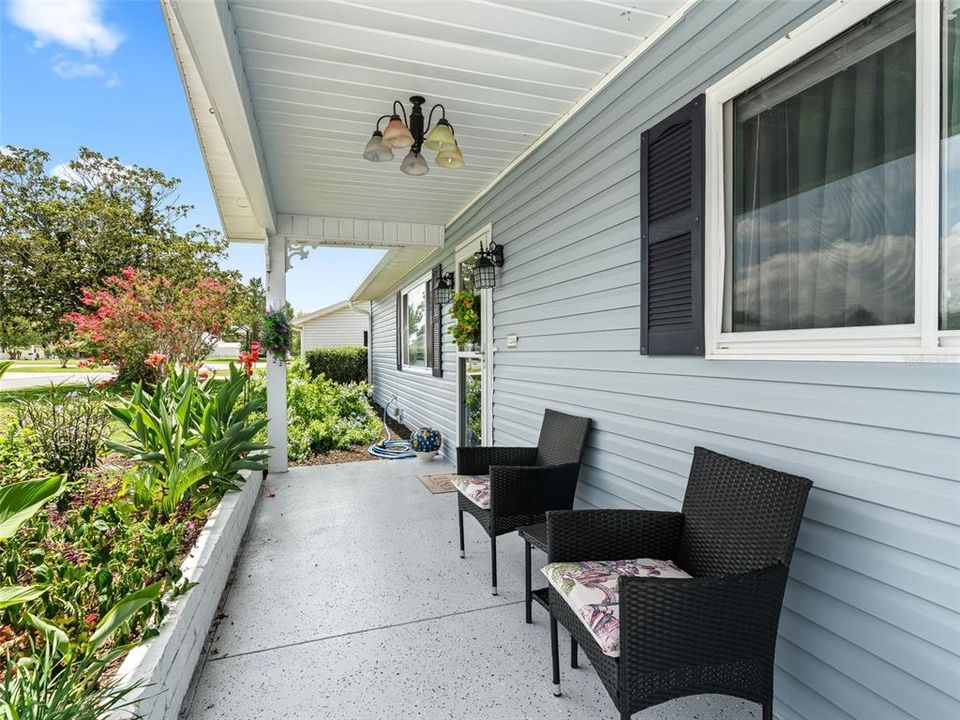For Sale: $225,900 (2 beds, 2 baths, 1144 Square Feet)