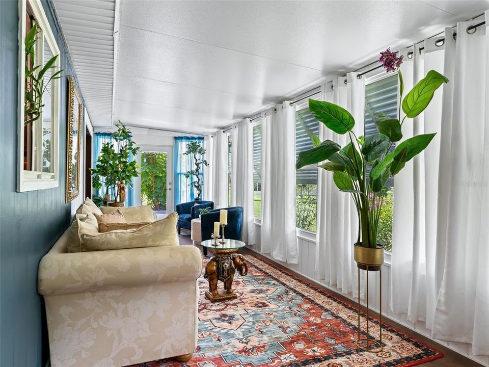 For Sale: $225,900 (2 beds, 2 baths, 1144 Square Feet)