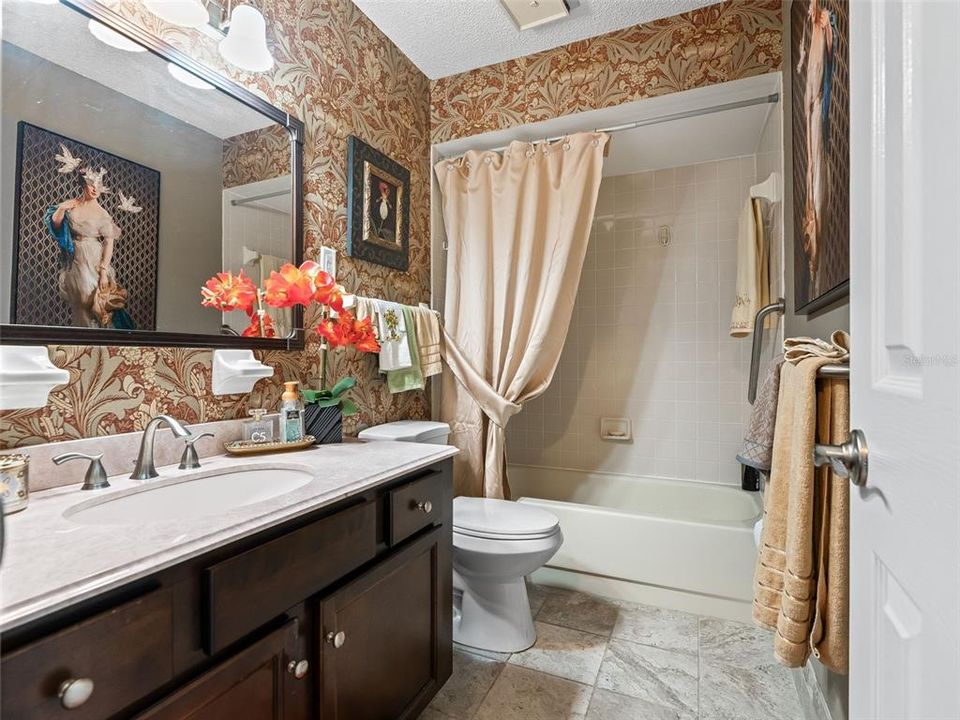 For Sale: $225,900 (2 beds, 2 baths, 1144 Square Feet)