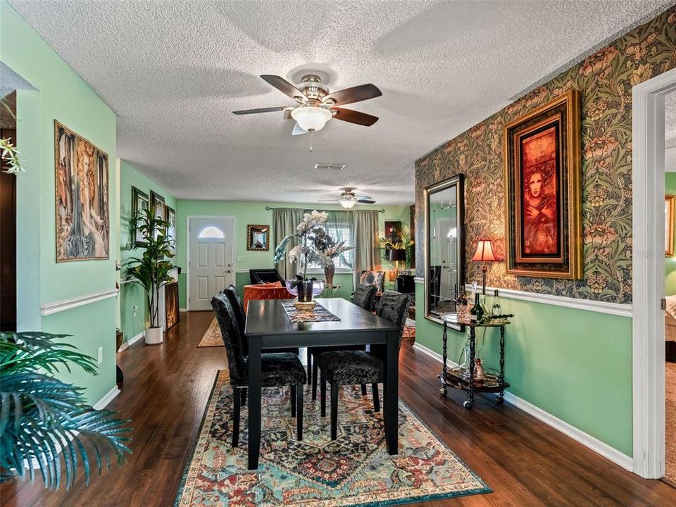 For Sale: $225,900 (2 beds, 2 baths, 1144 Square Feet)
