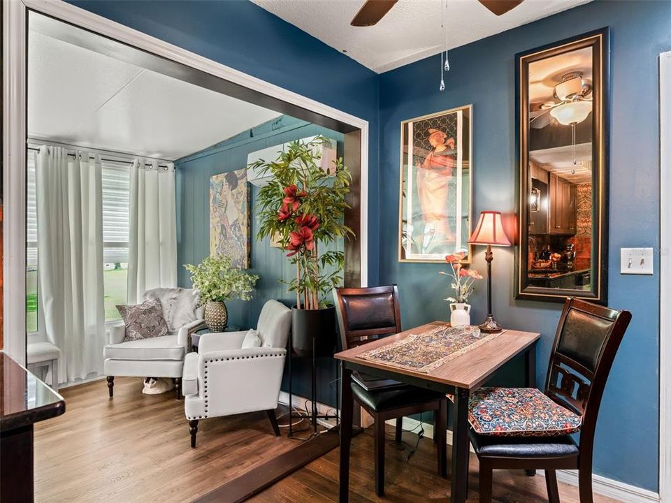 For Sale: $225,900 (2 beds, 2 baths, 1144 Square Feet)