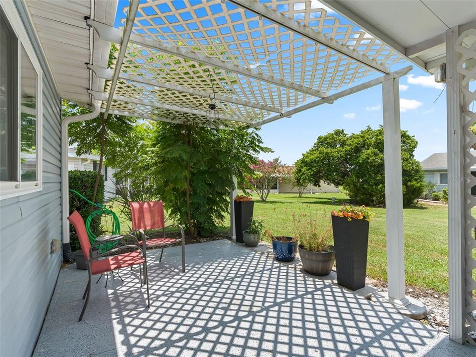 For Sale: $225,900 (2 beds, 2 baths, 1144 Square Feet)