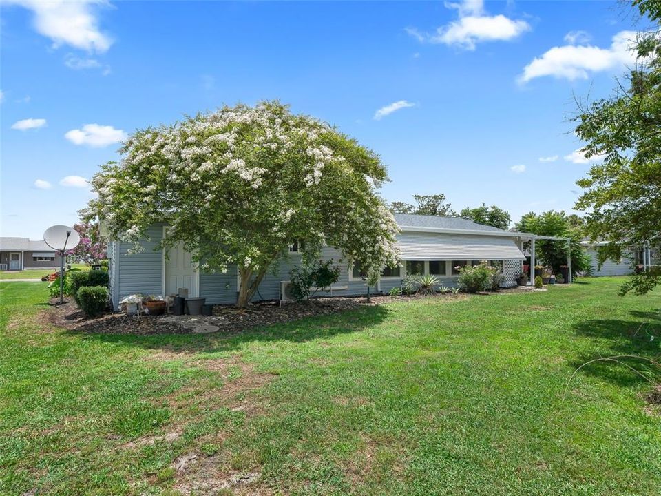For Sale: $225,900 (2 beds, 2 baths, 1144 Square Feet)