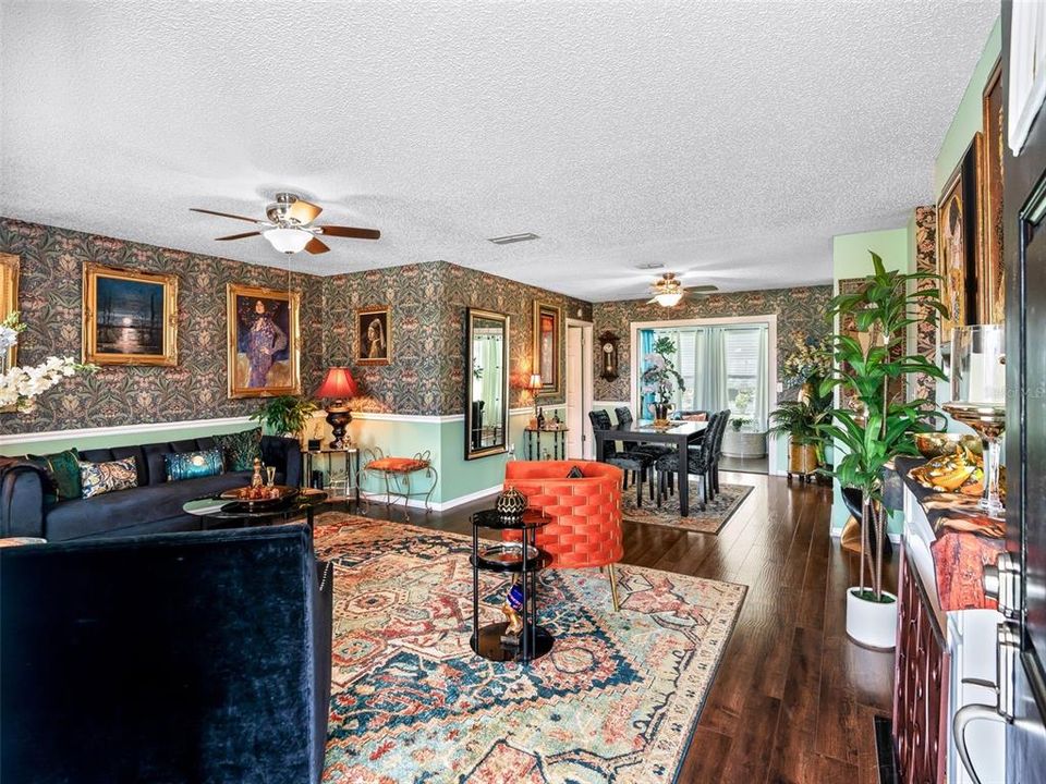 For Sale: $225,900 (2 beds, 2 baths, 1144 Square Feet)