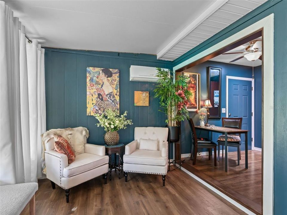 For Sale: $225,900 (2 beds, 2 baths, 1144 Square Feet)