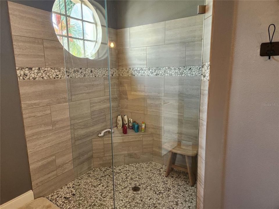 En Renta: $4,500 (4 camas, 3 baños, 2175 Pies cuadrados)