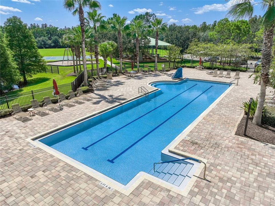 For Sale: $550,000 (4 beds, 3 baths, 2716 Square Feet)