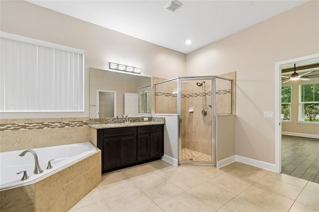 For Sale: $550,000 (4 beds, 3 baths, 2716 Square Feet)