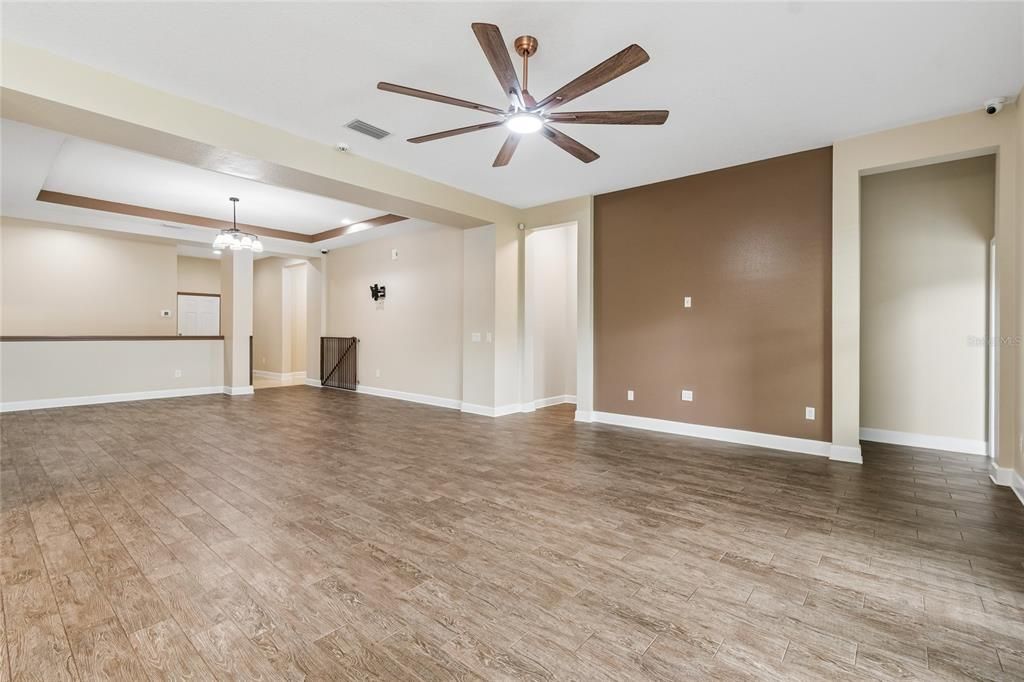 For Sale: $550,000 (4 beds, 3 baths, 2716 Square Feet)