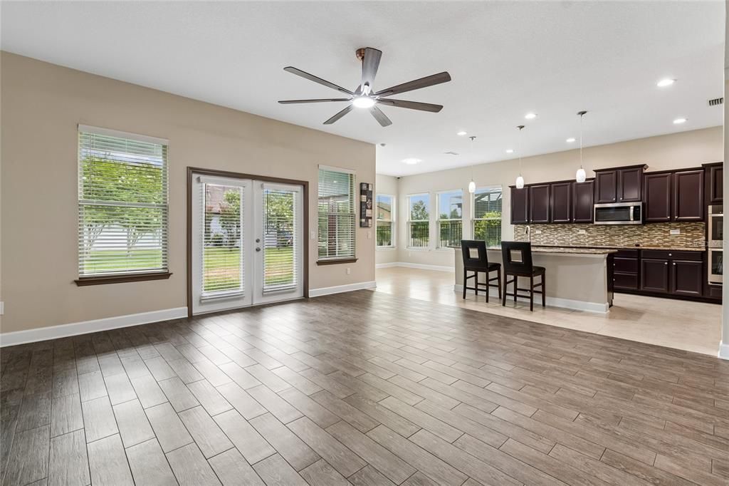 For Sale: $550,000 (4 beds, 3 baths, 2716 Square Feet)