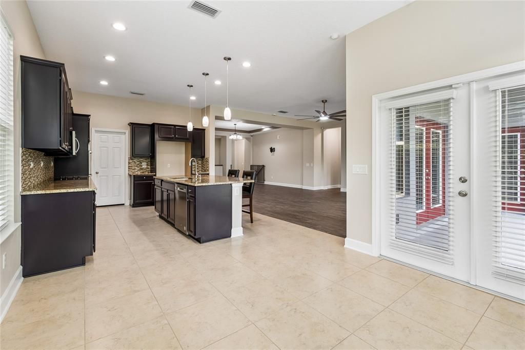 For Sale: $550,000 (4 beds, 3 baths, 2716 Square Feet)