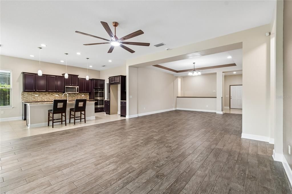 For Sale: $550,000 (4 beds, 3 baths, 2716 Square Feet)