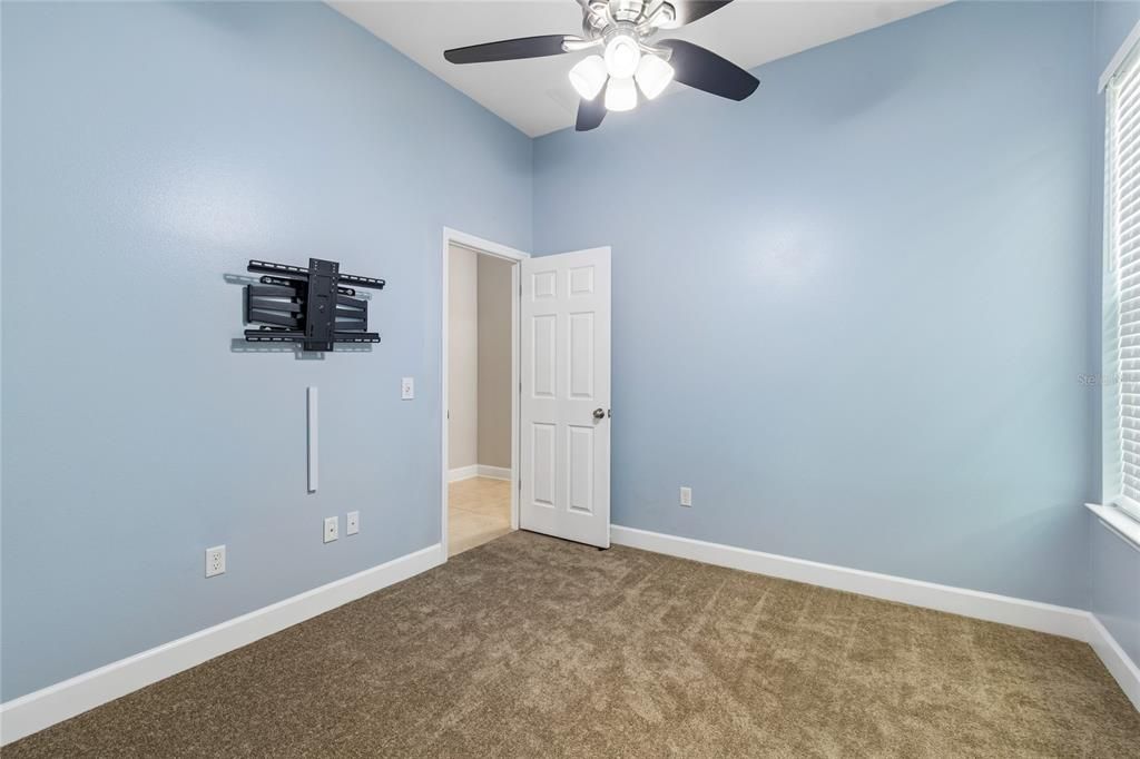For Sale: $550,000 (4 beds, 3 baths, 2716 Square Feet)