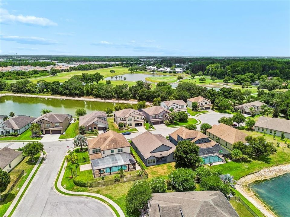 For Sale: $550,000 (4 beds, 3 baths, 2716 Square Feet)