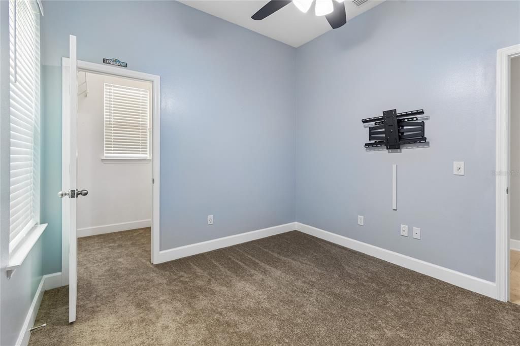 For Sale: $550,000 (4 beds, 3 baths, 2716 Square Feet)