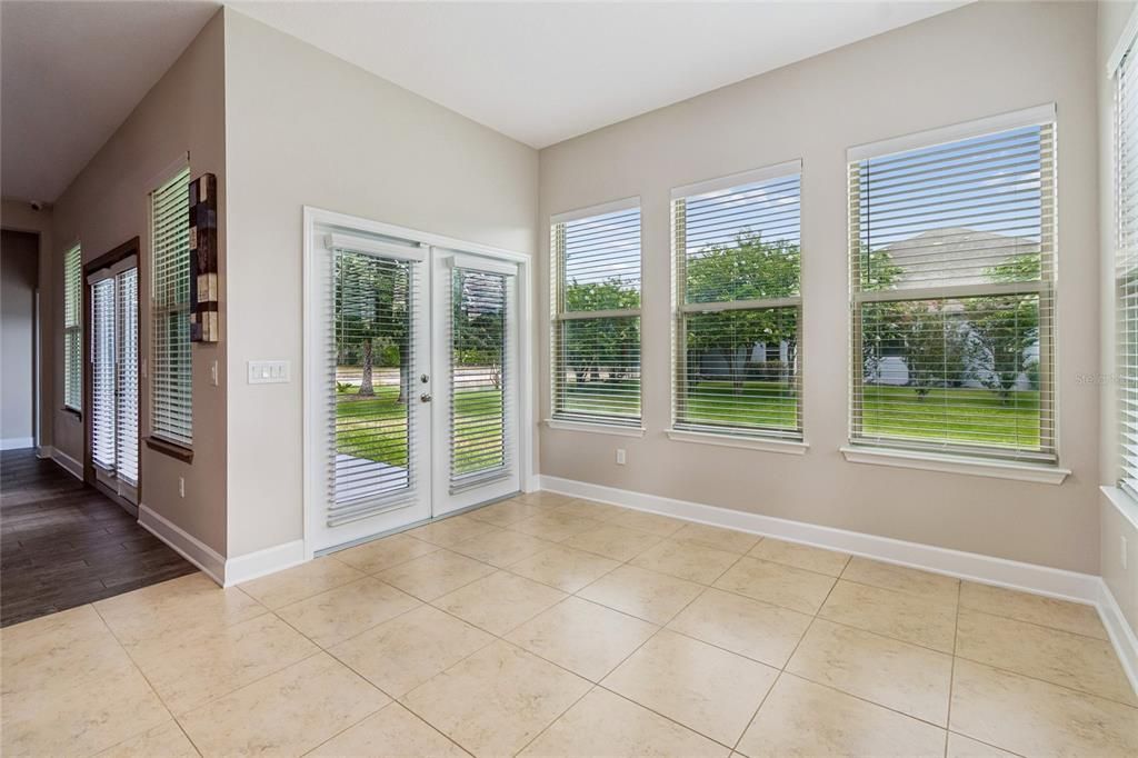 For Sale: $550,000 (4 beds, 3 baths, 2716 Square Feet)