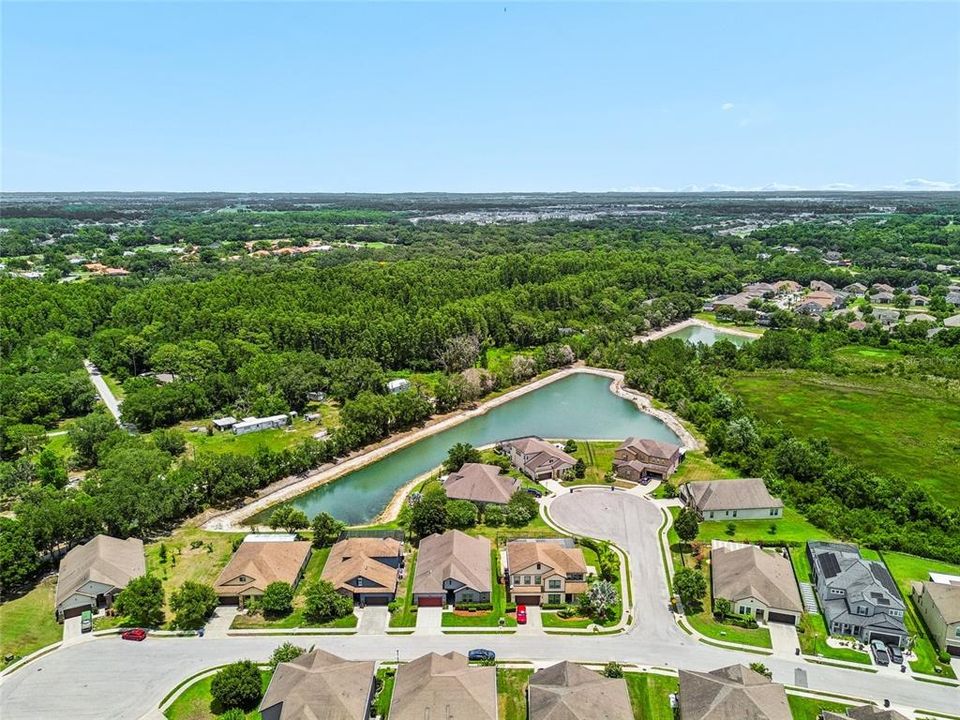 For Sale: $550,000 (4 beds, 3 baths, 2716 Square Feet)